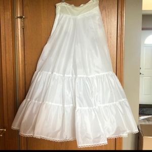 Wedding dress petticoat